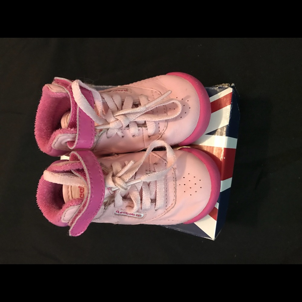 Baby classic Reebok sneakers 5411’s